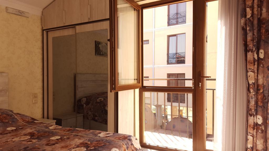 Archie'S Apartment In Old Town Batumi Exterior foto